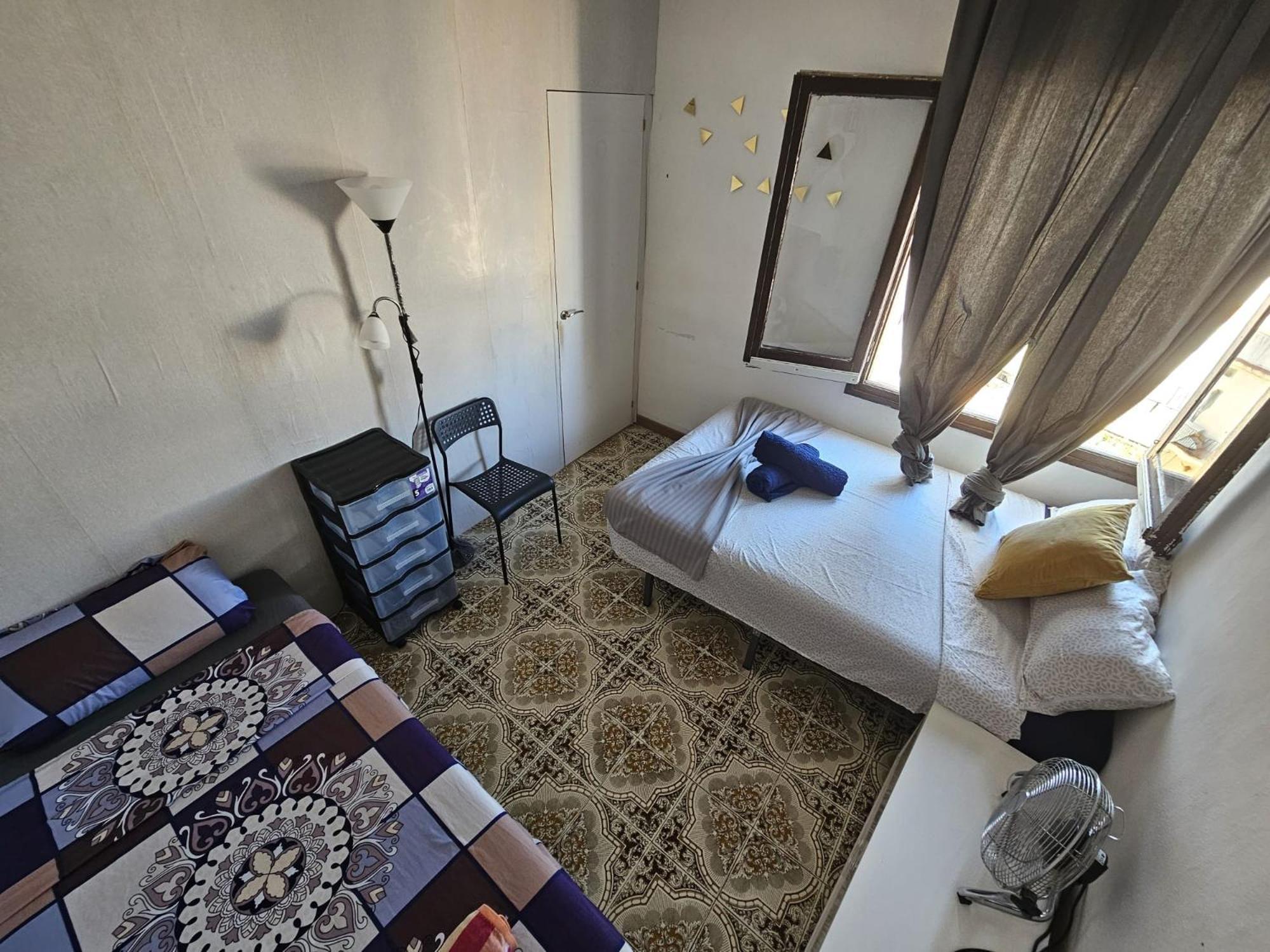 Capsulehotel Poble Sec Nino House Barcelona